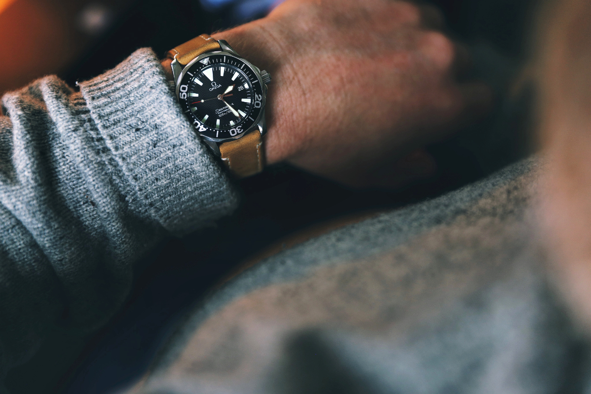 Owner Review: Seamaster 300M Mid-size Quartz – Small not Diminutive